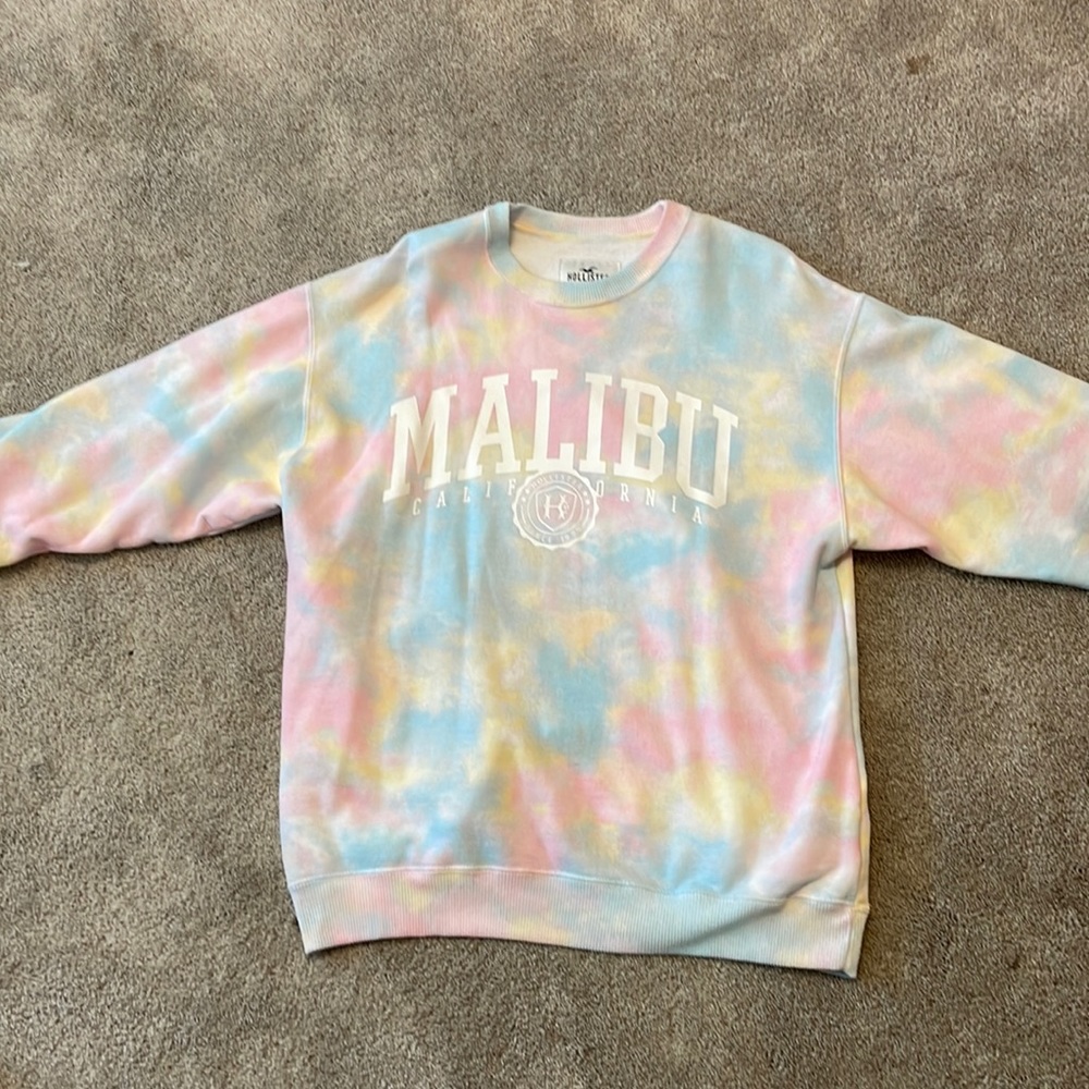 Hollister crewneck, medium. Brand new no tags